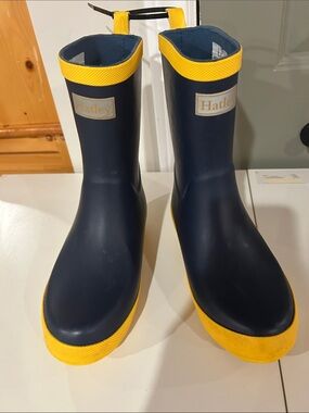 Hatley Navy and Yellow Kids Rain Boots